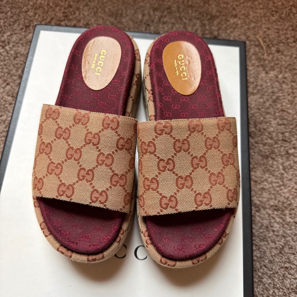 EUC Gucci Platform Sandals